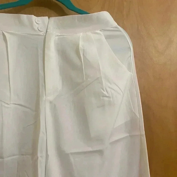 Source Unknown Women's Trousers in Tan and White - Picture 13 of 16